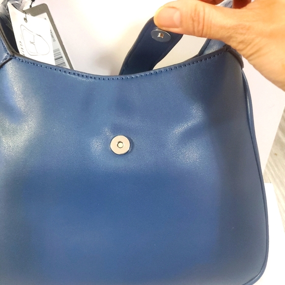 Guess Bag - Picture 4 of 9